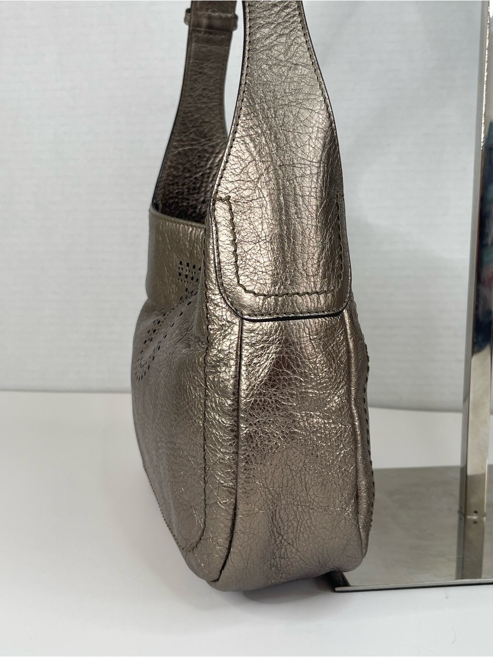 Salvatore Ferragamo Gancini shoulder bag - Picture 5 of 16